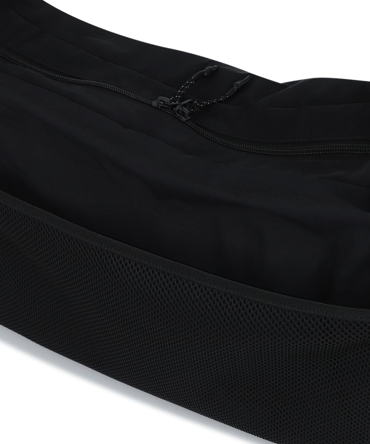 브라운브레스(BROWNBREATH) TAG NYLON CROSS BAG - BLACK