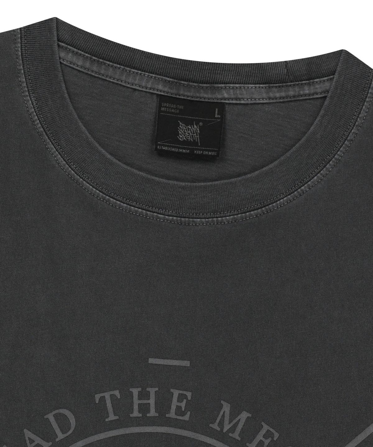 브라운브레스(BROWNBREATH) STAMP TAG PIGMENT TEE - CHARCOAL