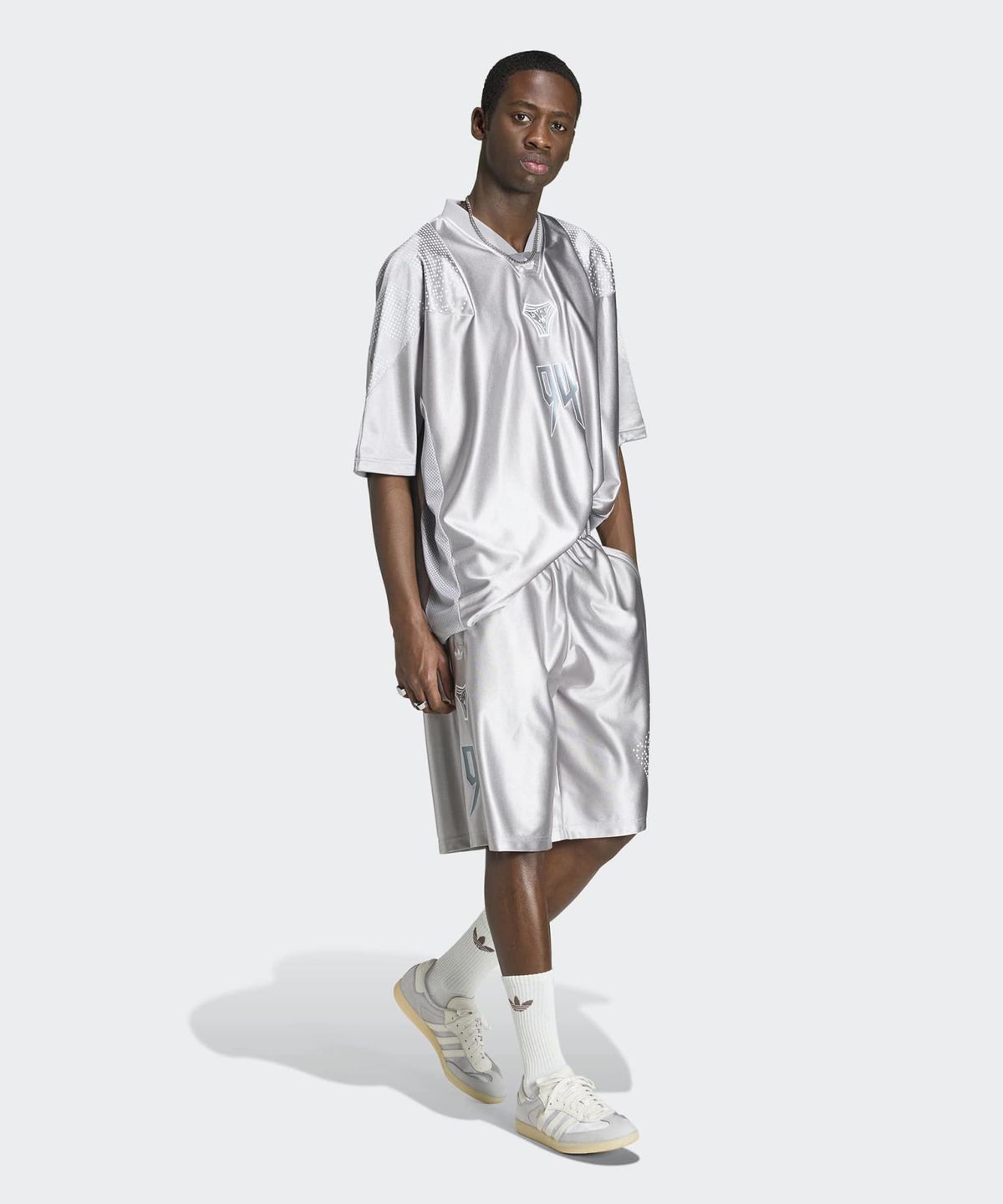 아디다스(ADIDAS) 아딜레늄 시즌 5 EQT 저지 - 타우페 / KX4835