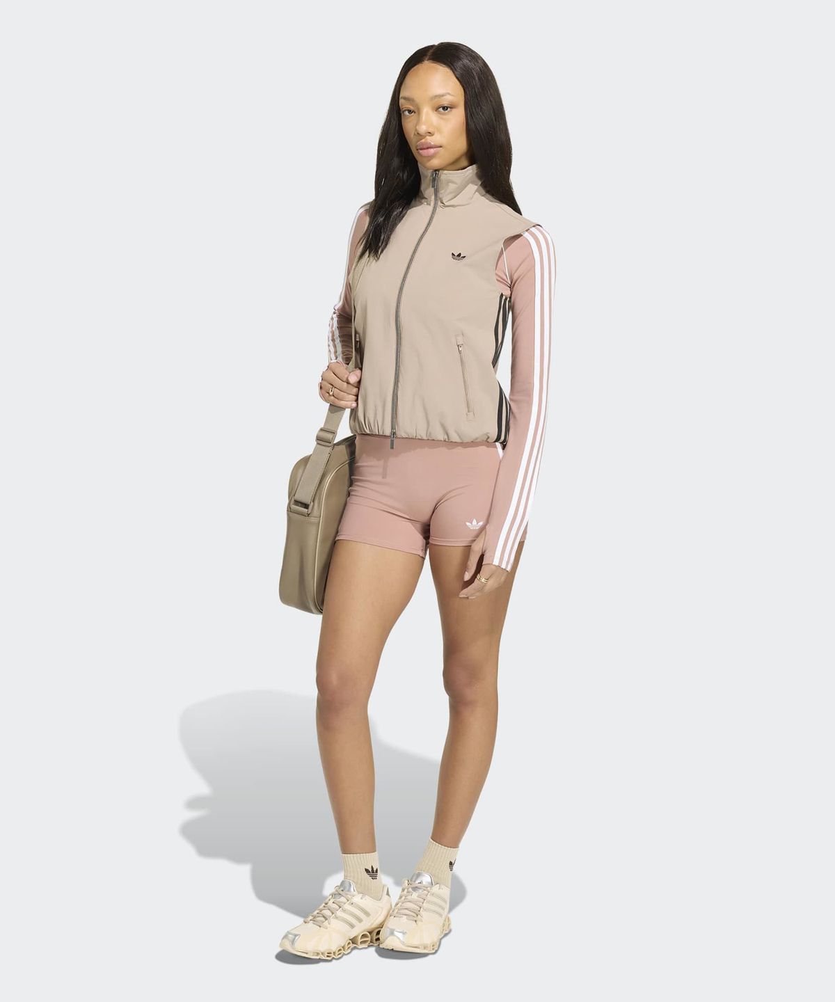 아디다스(ADIDAS) 아딜레늄 시즌 5 슬리브리스 트랙탑 - 청키브라운 / KY5183
