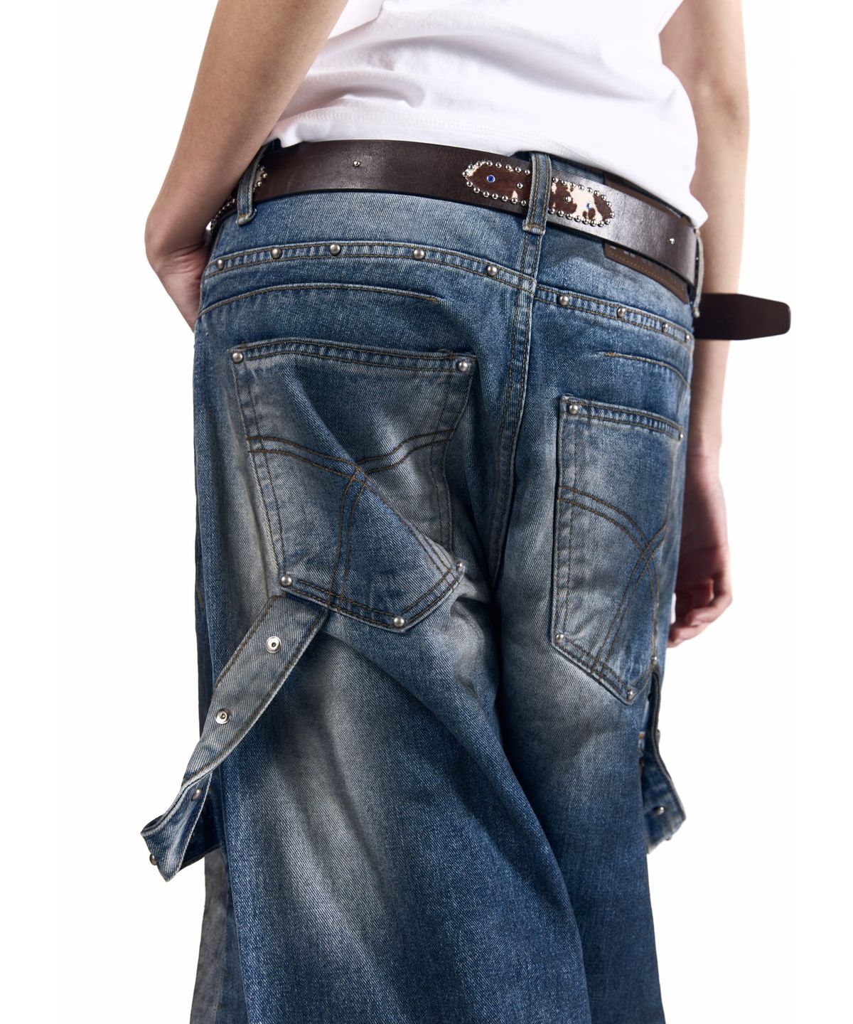 아캄(AAKAM) Hammer Studded Denim Pants (Blue)