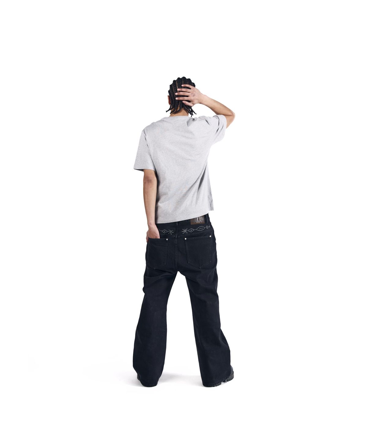 아캄(AAKAM) Back Studded Flare Denim Pants (Black)