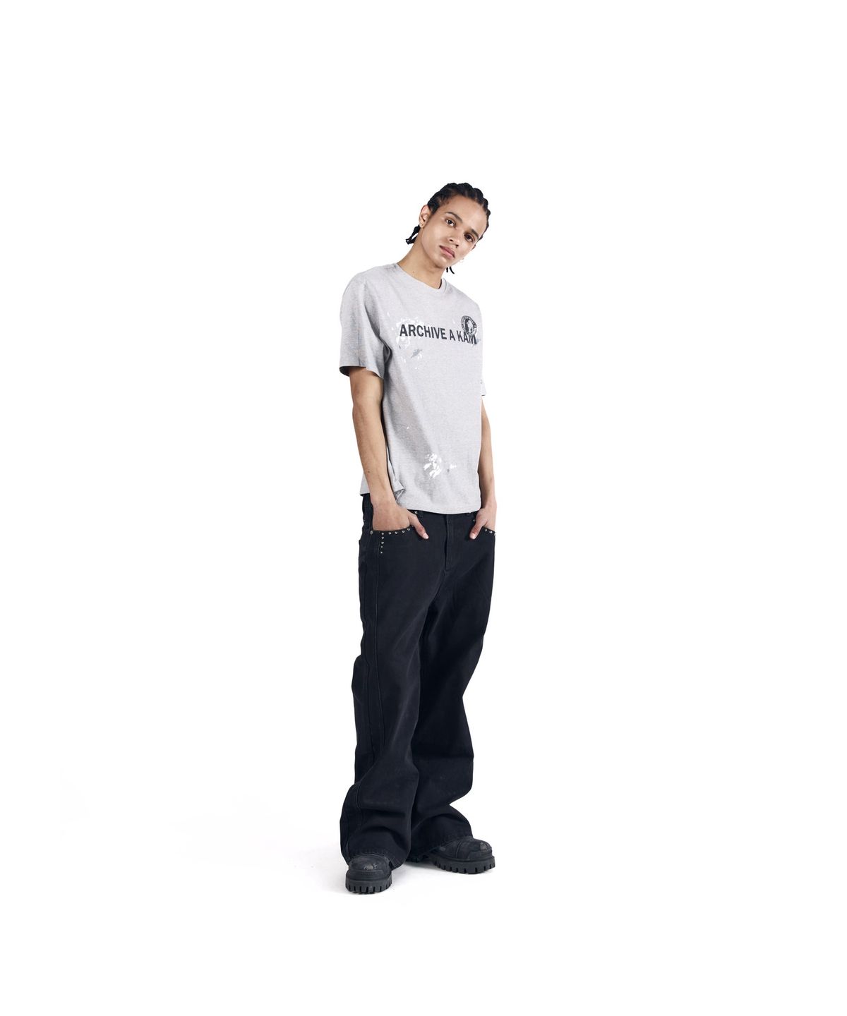 아캄(AAKAM) Back Studded Flare Denim Pants (Black)