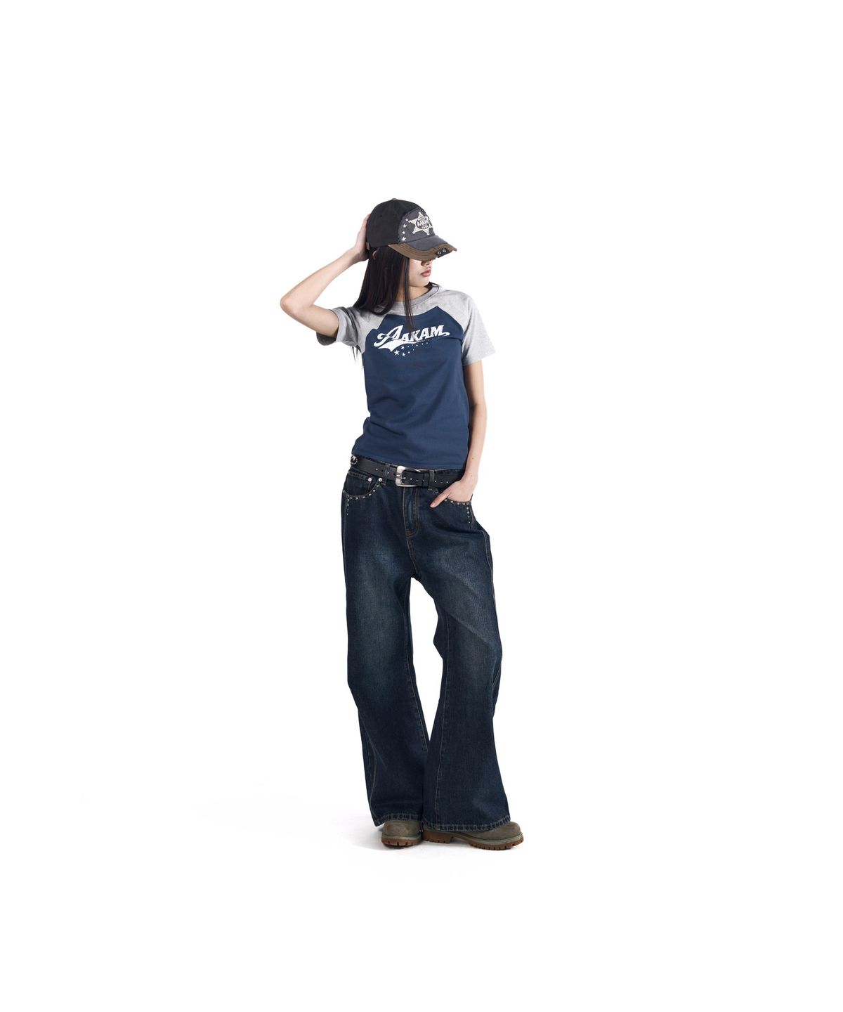 아캄(AAKAM) Back Studded Flare Denim Pants (Blue)