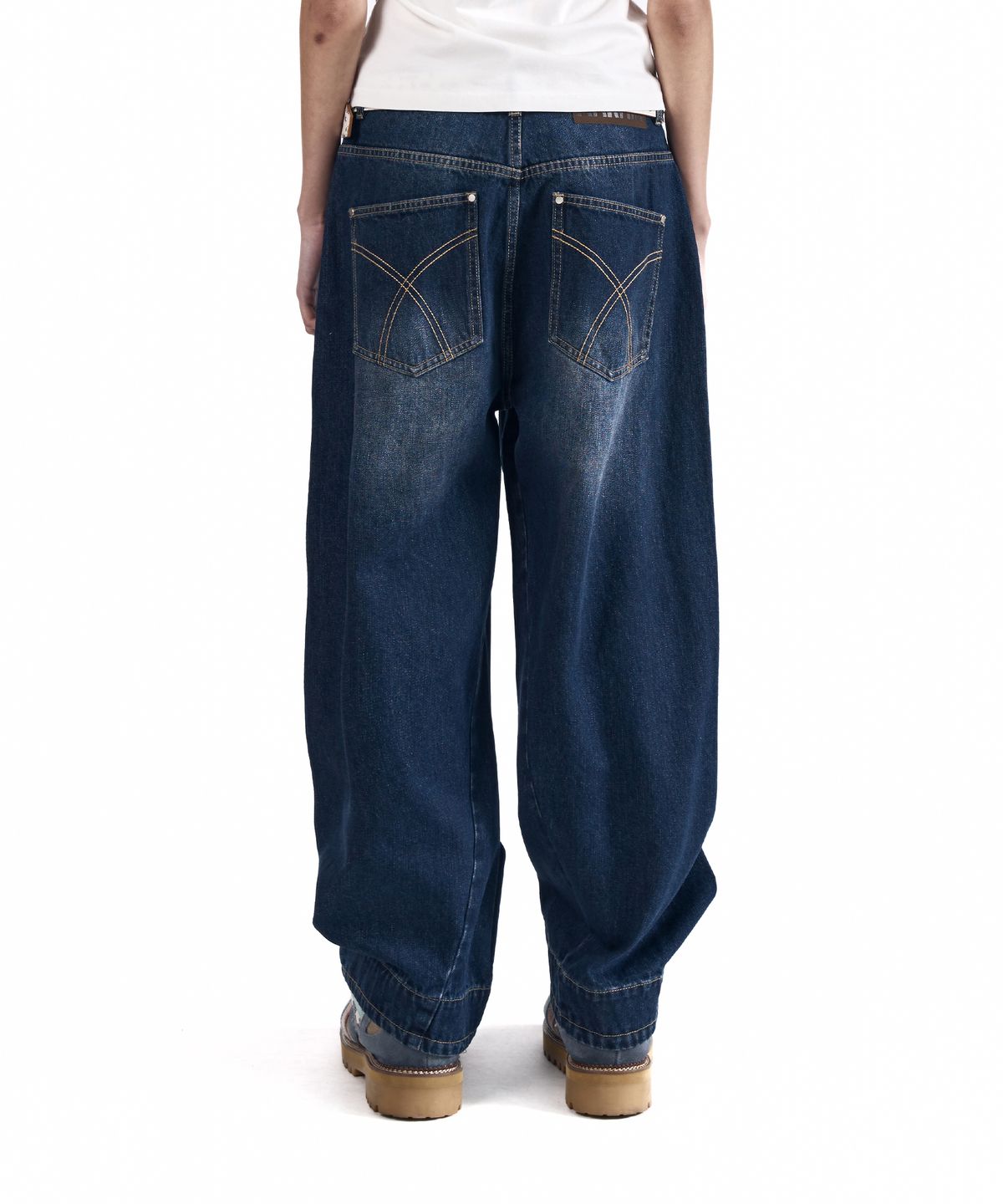 아캄(AAKAM) AKM Curved Denim Pants (Blue)
