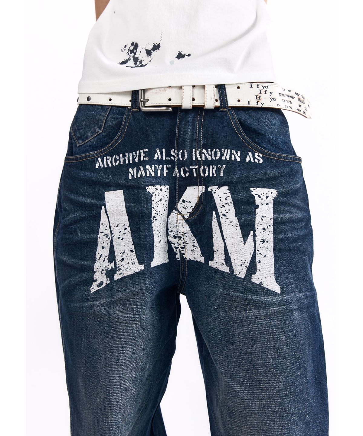 아캄(AAKAM) AKM Curved Denim Pants (Blue)