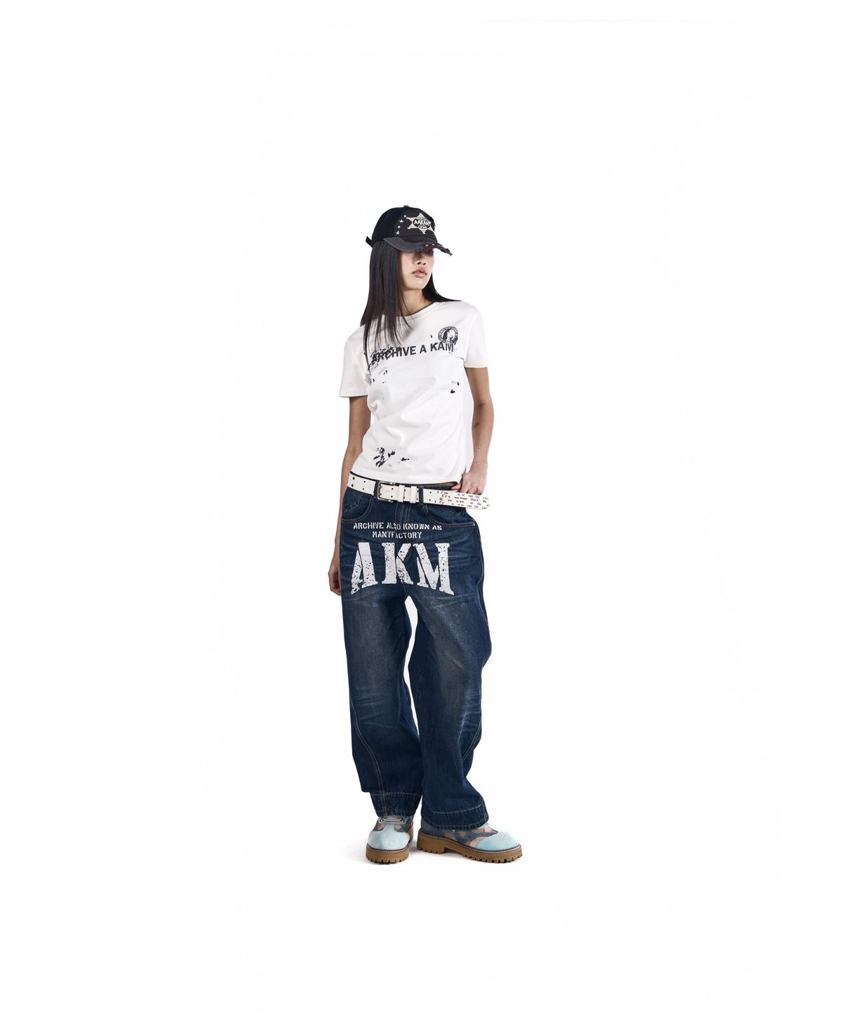 아캄(AAKAM) AKM Curved Denim Pants (Blue)