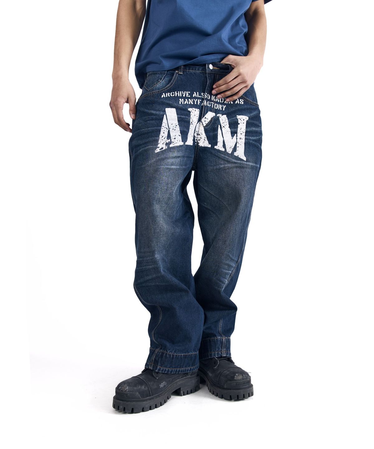 아캄(AAKAM) AKM Curved Denim Pants (Blue)