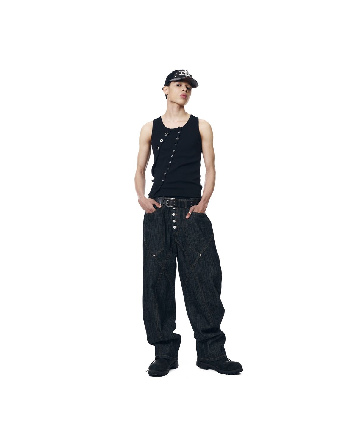 아캄(AAKAM) Oblique Incision Denim Pants (Black)