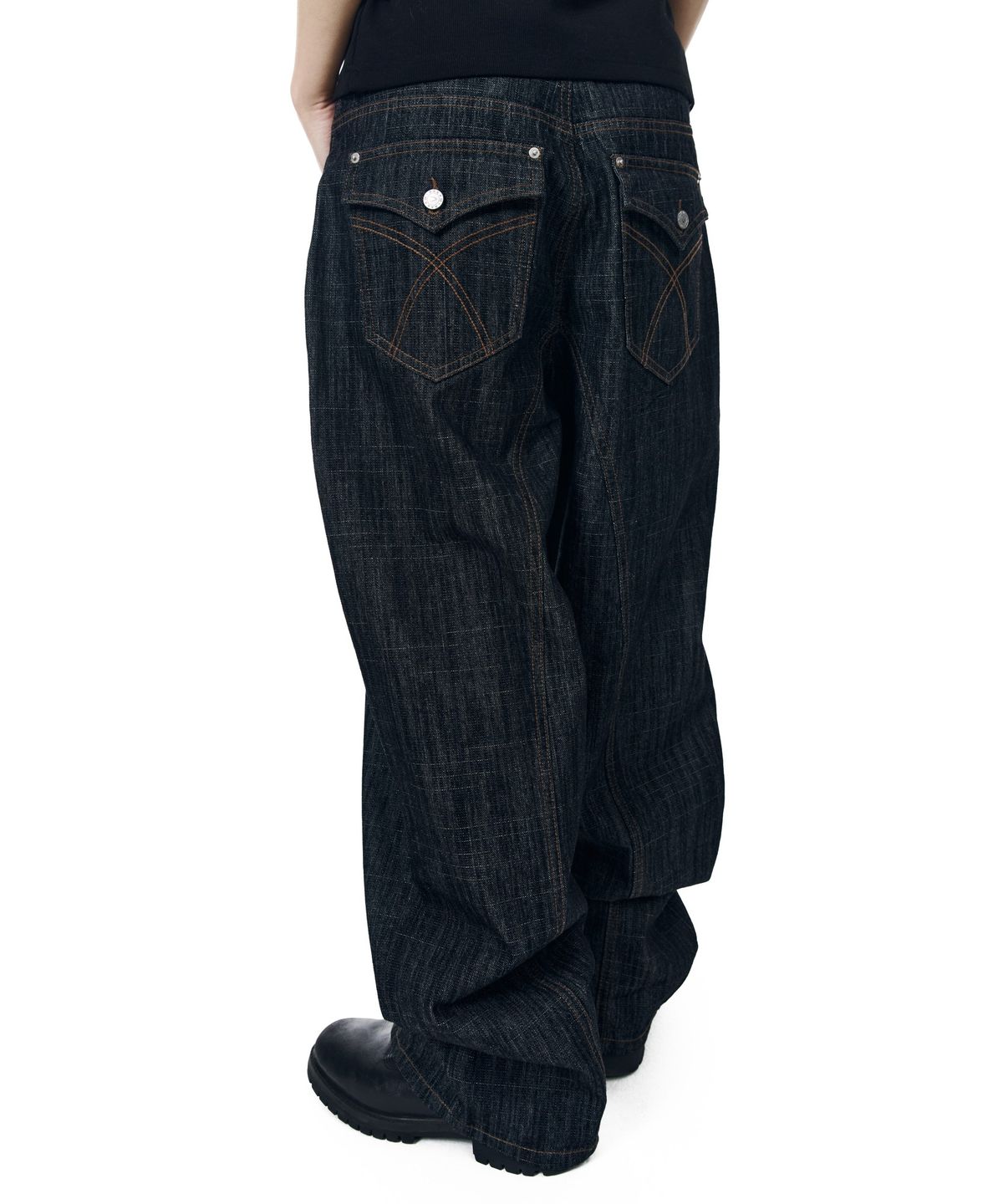 아캄(AAKAM) Oblique Incision Denim Pants (Black)