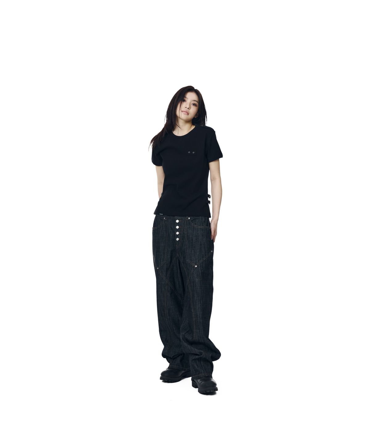 아캄(AAKAM) Oblique Incision Denim Pants (Black)