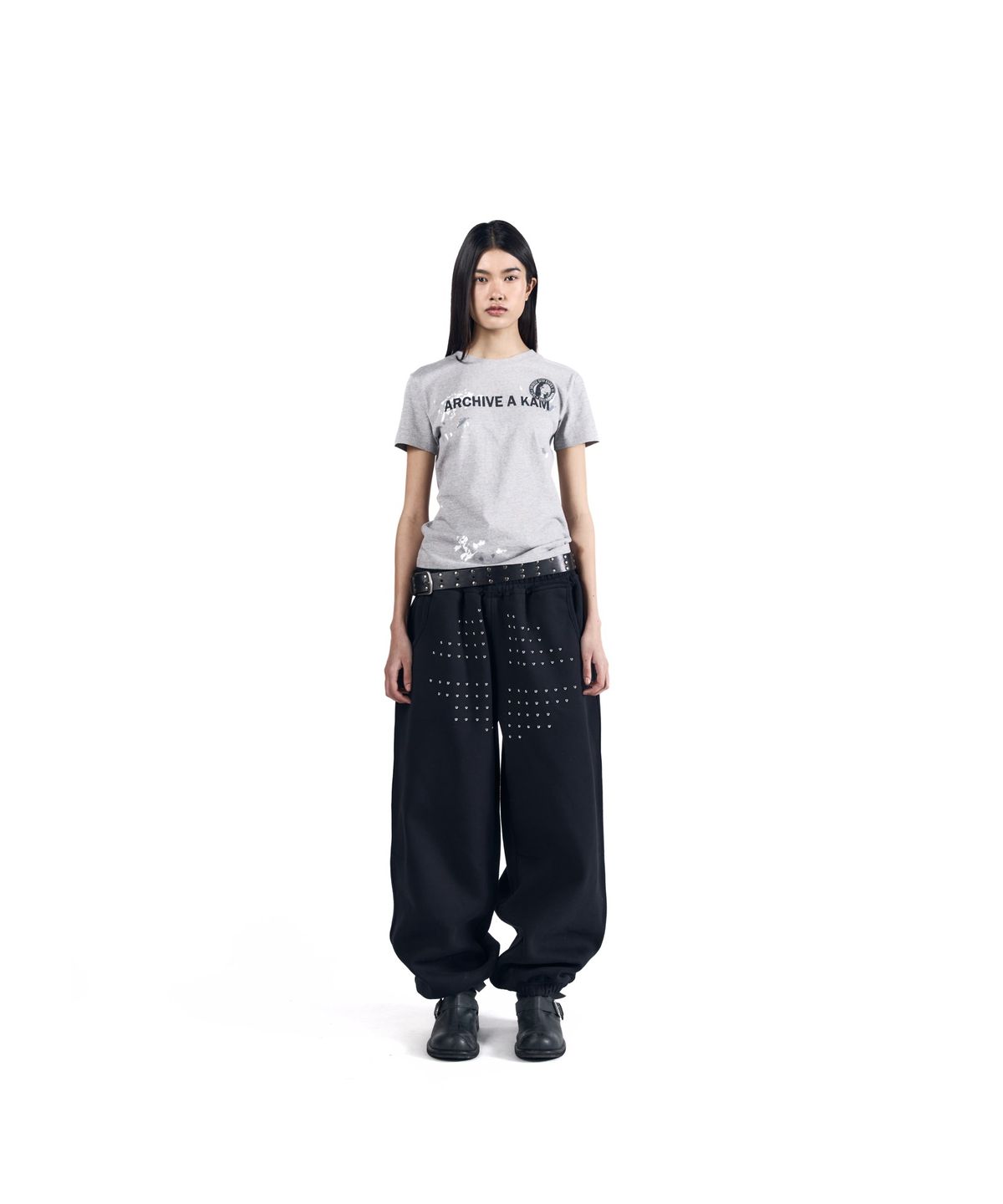 아캄(AAKAM) Go-Cross Studded Sweatpants (Black)