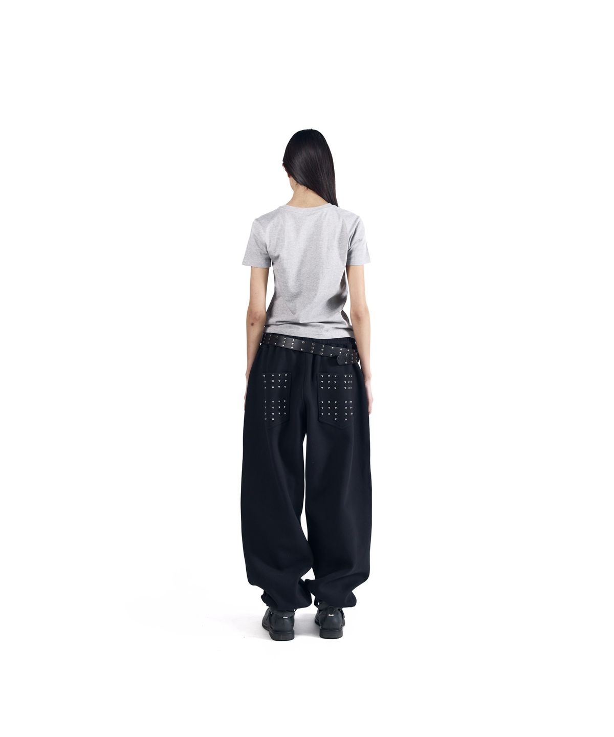 아캄(AAKAM) Go-Cross Studded Sweatpants (Black)