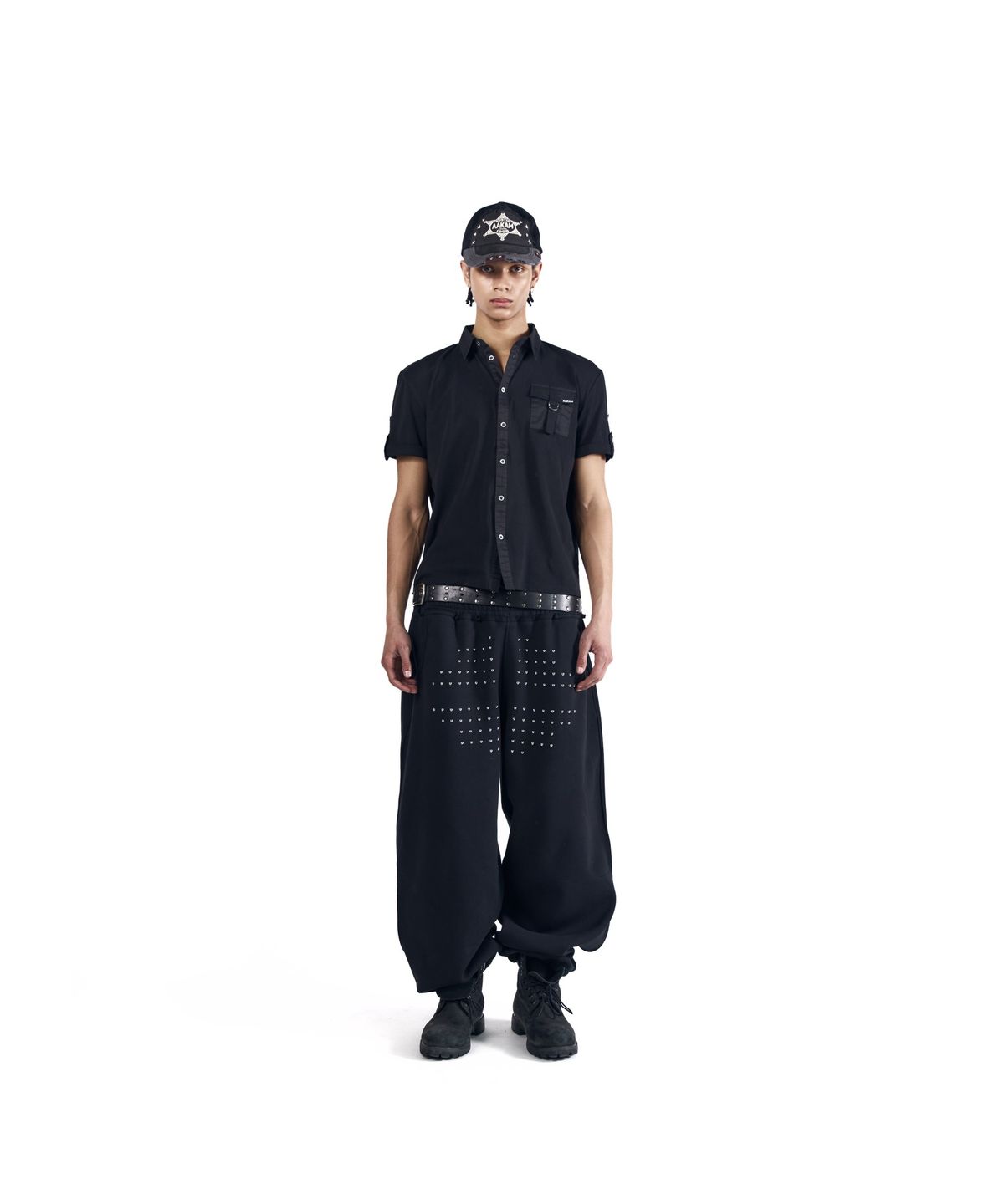 아캄(AAKAM) Go-Cross Studded Sweatpants (Black)