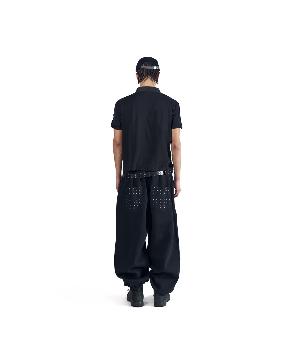 아캄(AAKAM) Go-Cross Studded Sweatpants (Black)