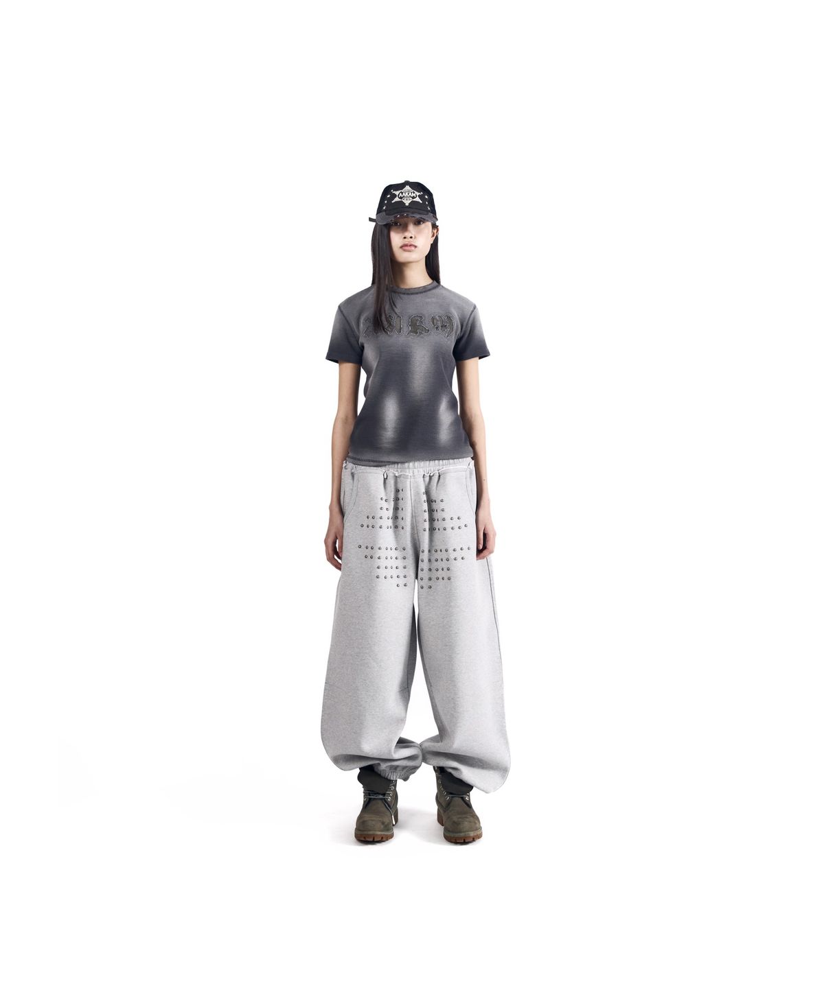 아캄(AAKAM) Go-Cross Studded Sweatpants (Gray)