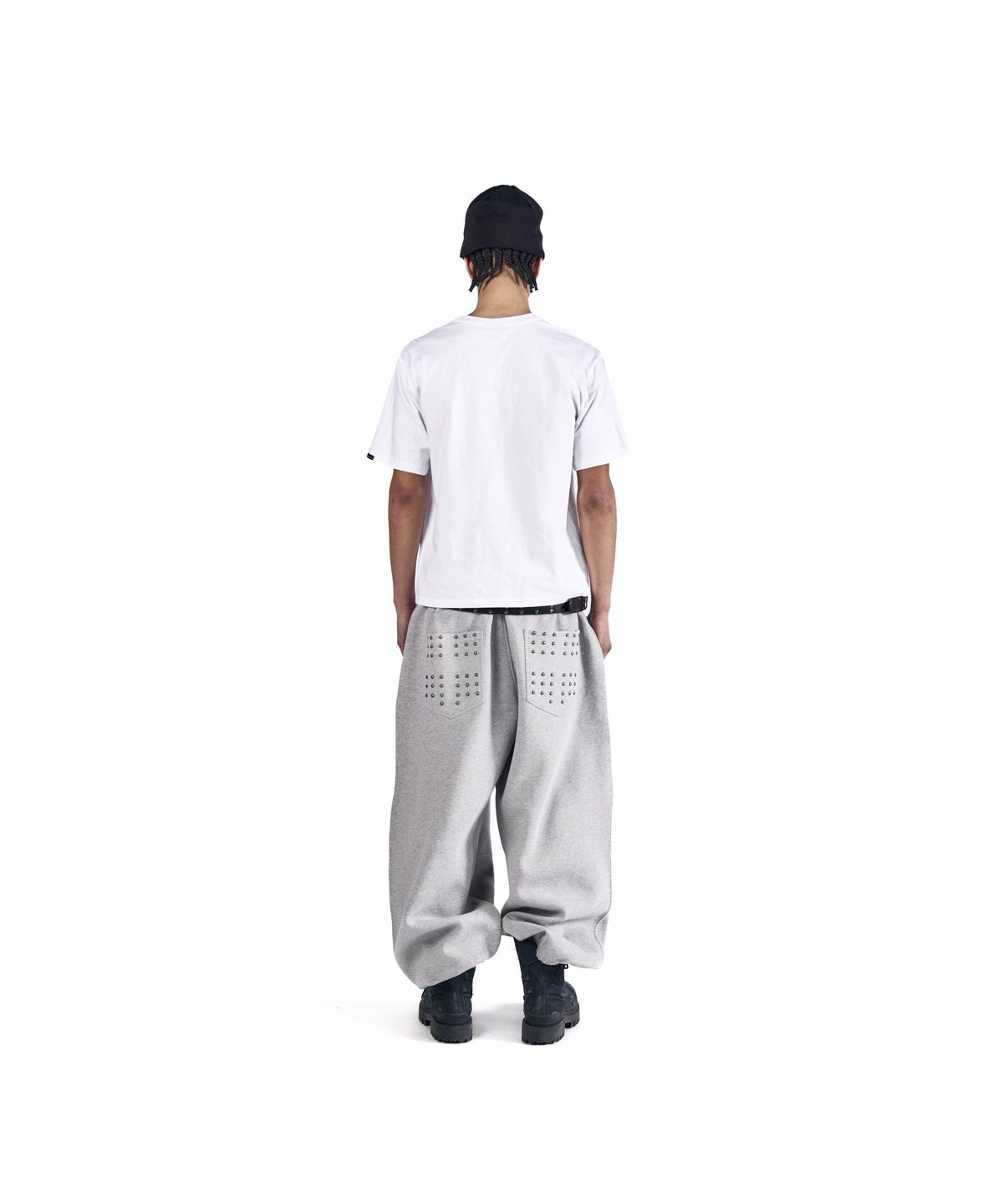 아캄(AAKAM) Go-Cross Studded Sweatpants (Gray)