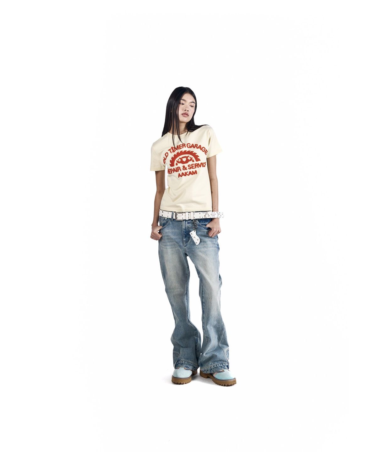아캄(AAKAM) Typography Leather Belt (White)
