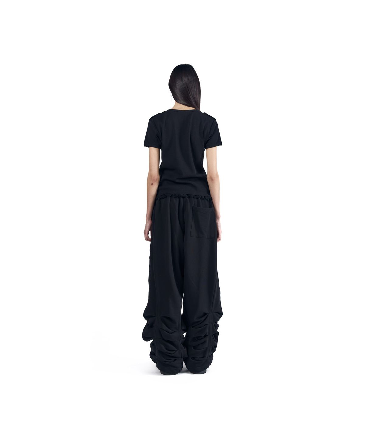 아캄(AAKAM) Sediment Pin-Tuck Sweatpants (Black)