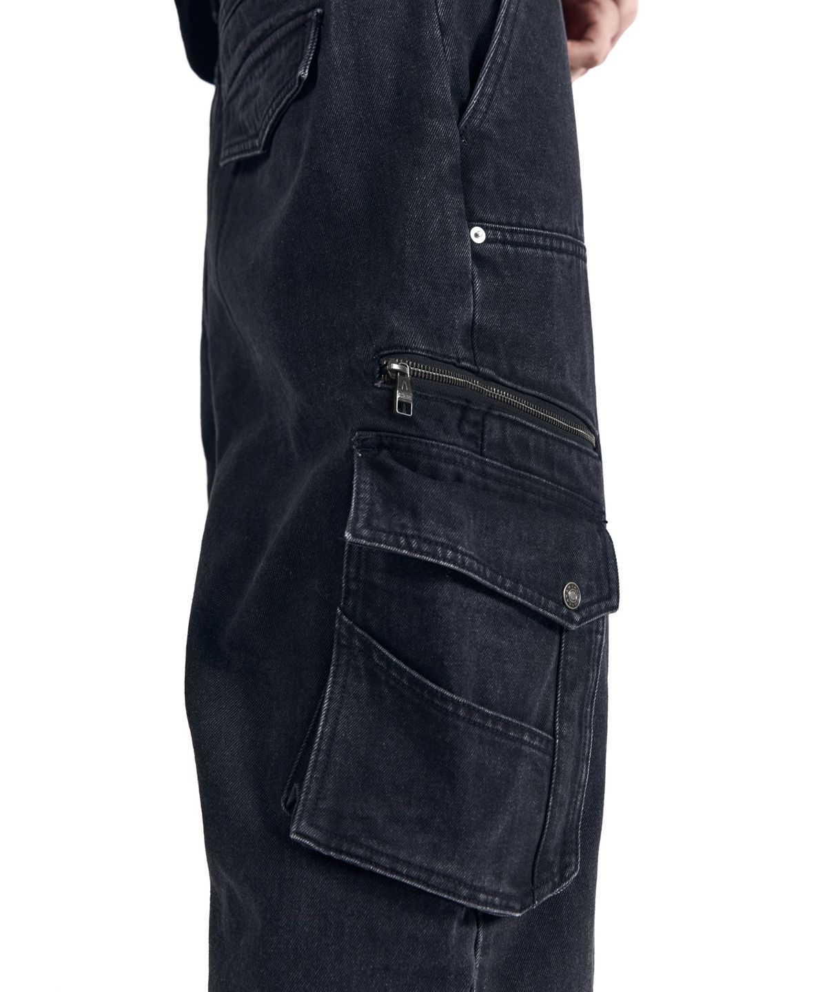 아캄(AAKAM) Knee Incision Zippered Cargo Pants (Black)