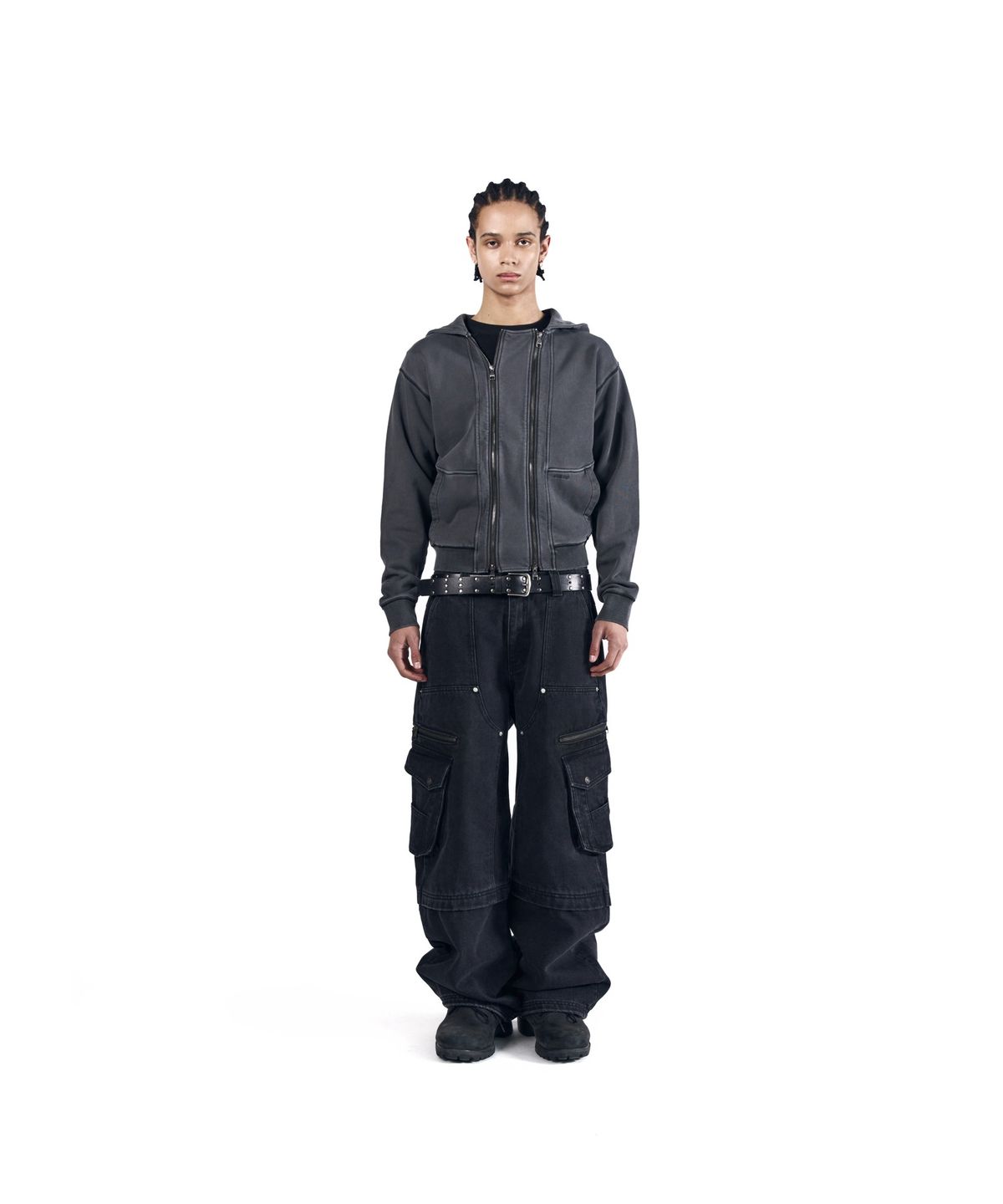 아캄(AAKAM) Knee Incision Zippered Cargo Pants (Black)