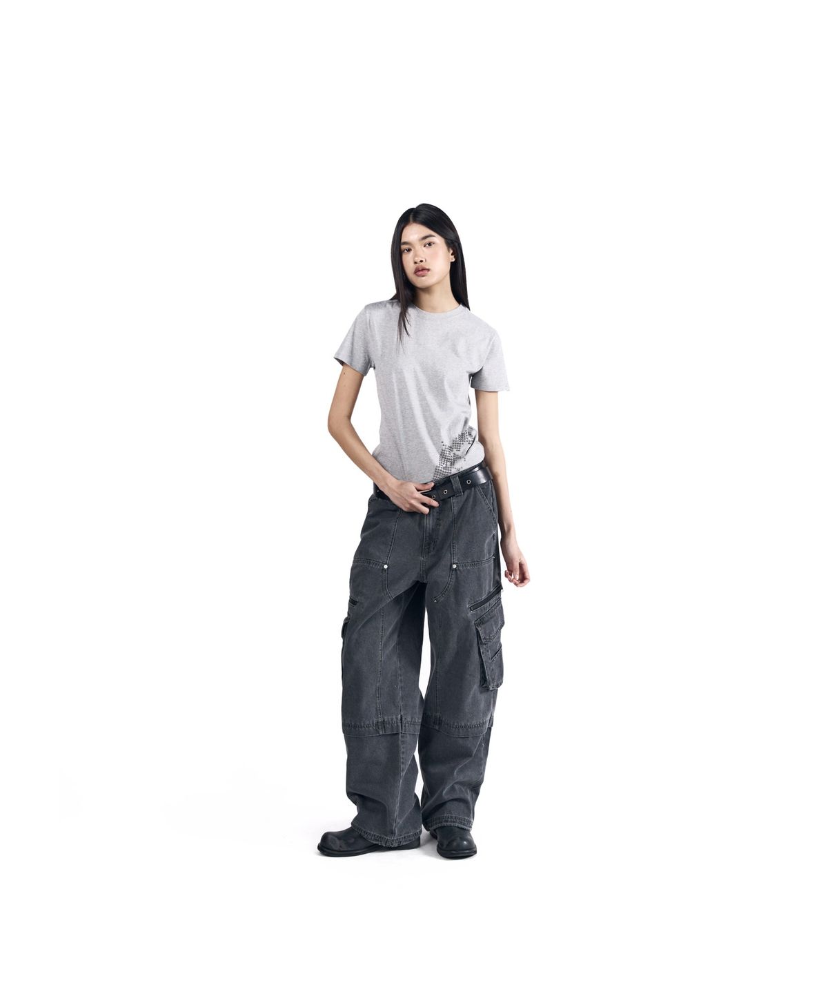 아캄(AAKAM) Knee Incision Zippered Cargo Pants (Gray)