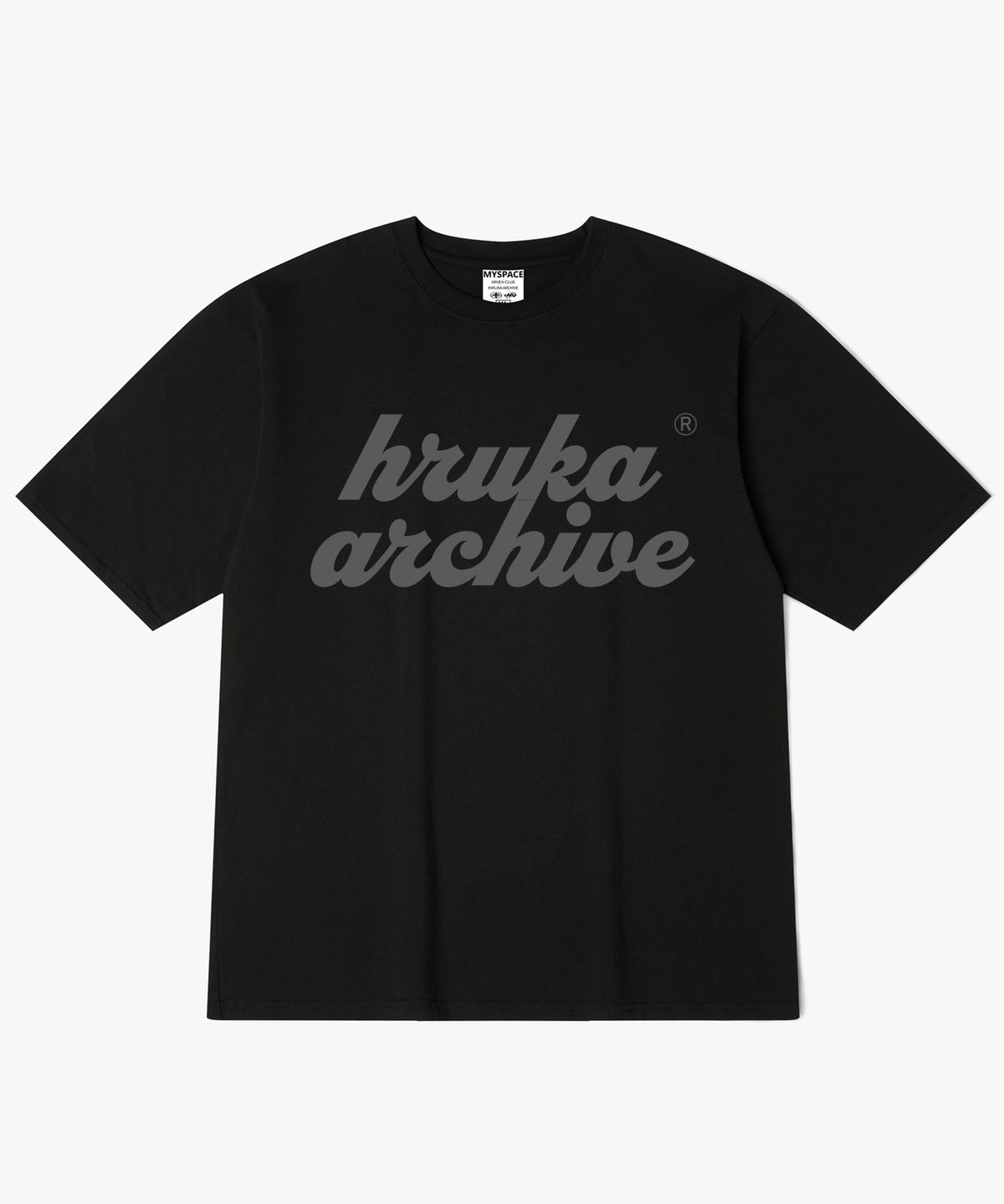 히루카 아카이브(HIRUKA ARCHIVE) OVERLAP 차콜 로고 반팔티셔츠