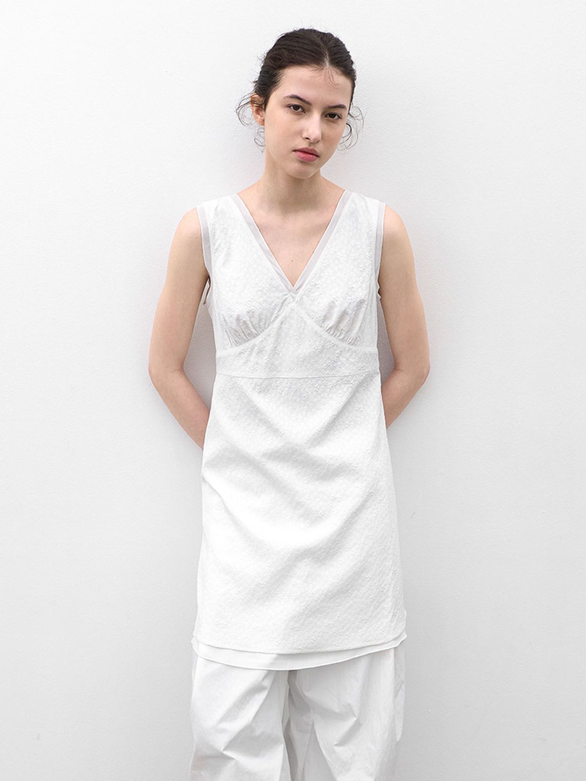 아틀리에 나인(ATELIER NAIN) V-NECK PALE PETAL DRESS (OP-6332)