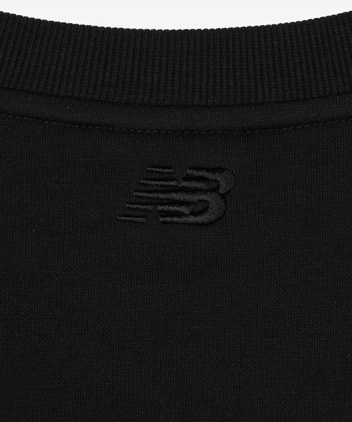 뉴발란스(NEW BALANCE) NBNCG2W112 / WOMEN 에센셜 맨투맨 (BLACK)