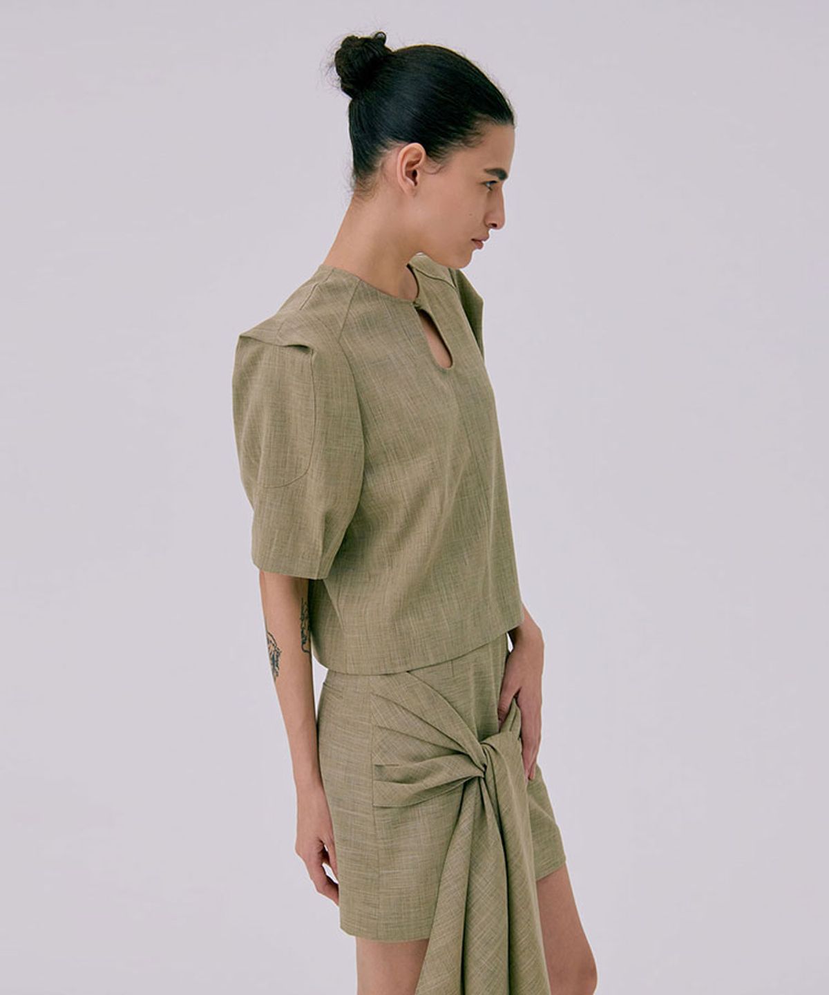 분더캄머(WNDERKAMMER) Puff Sleeve Blouse_Brown(퍼프 소매 블라우스_브라운)