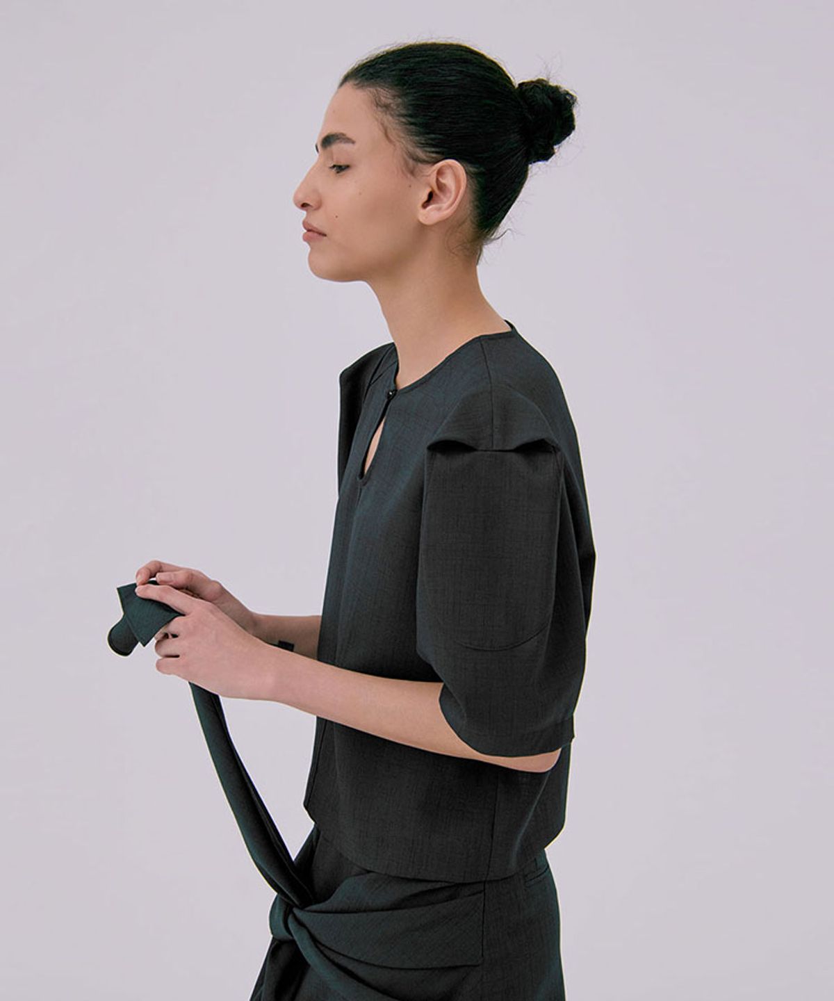 분더캄머(WNDERKAMMER) Puff Sleeve Blouse_Dark Navy(퍼프 소매 블라우스_다크 네이비)
