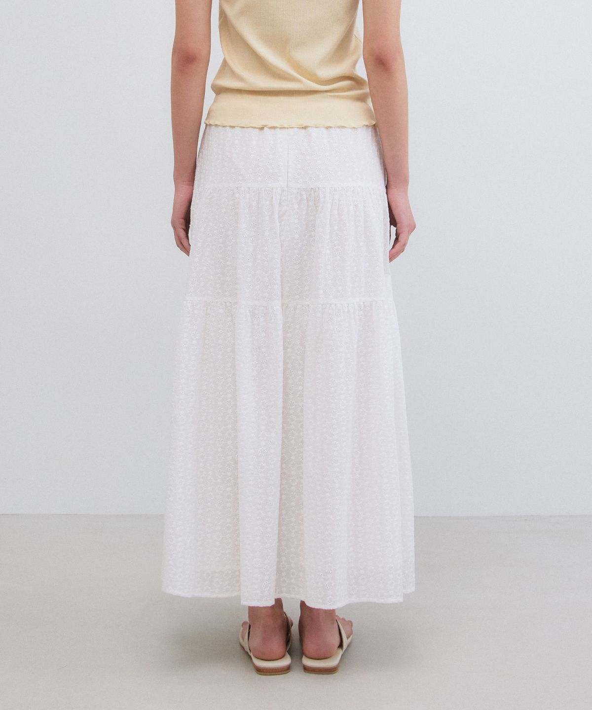 망고매니플리즈(MANGO MANY PLEASE) WISH PUNCHING SKIRT_WHITE