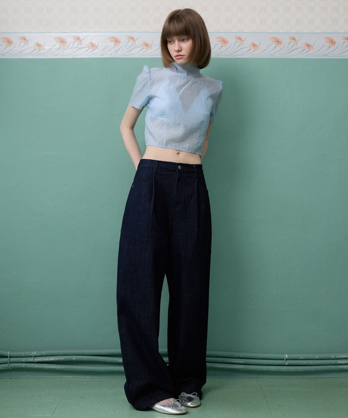 뮈르뮈르(MURMURE) 로먼 백브이 타이 블라우스_Roman Blouse