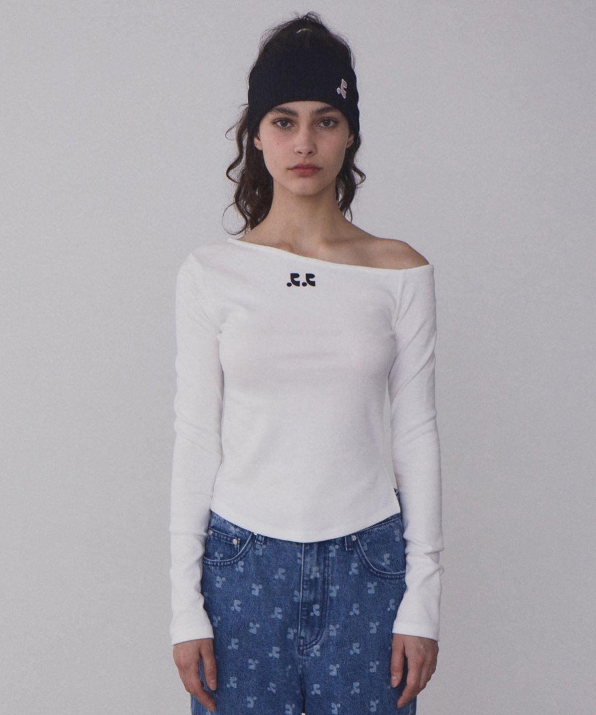 레스트앤레크레이션(REST&RECREATION) RR ONE SHOULDER LONG SLEEVE TOP - WHITE