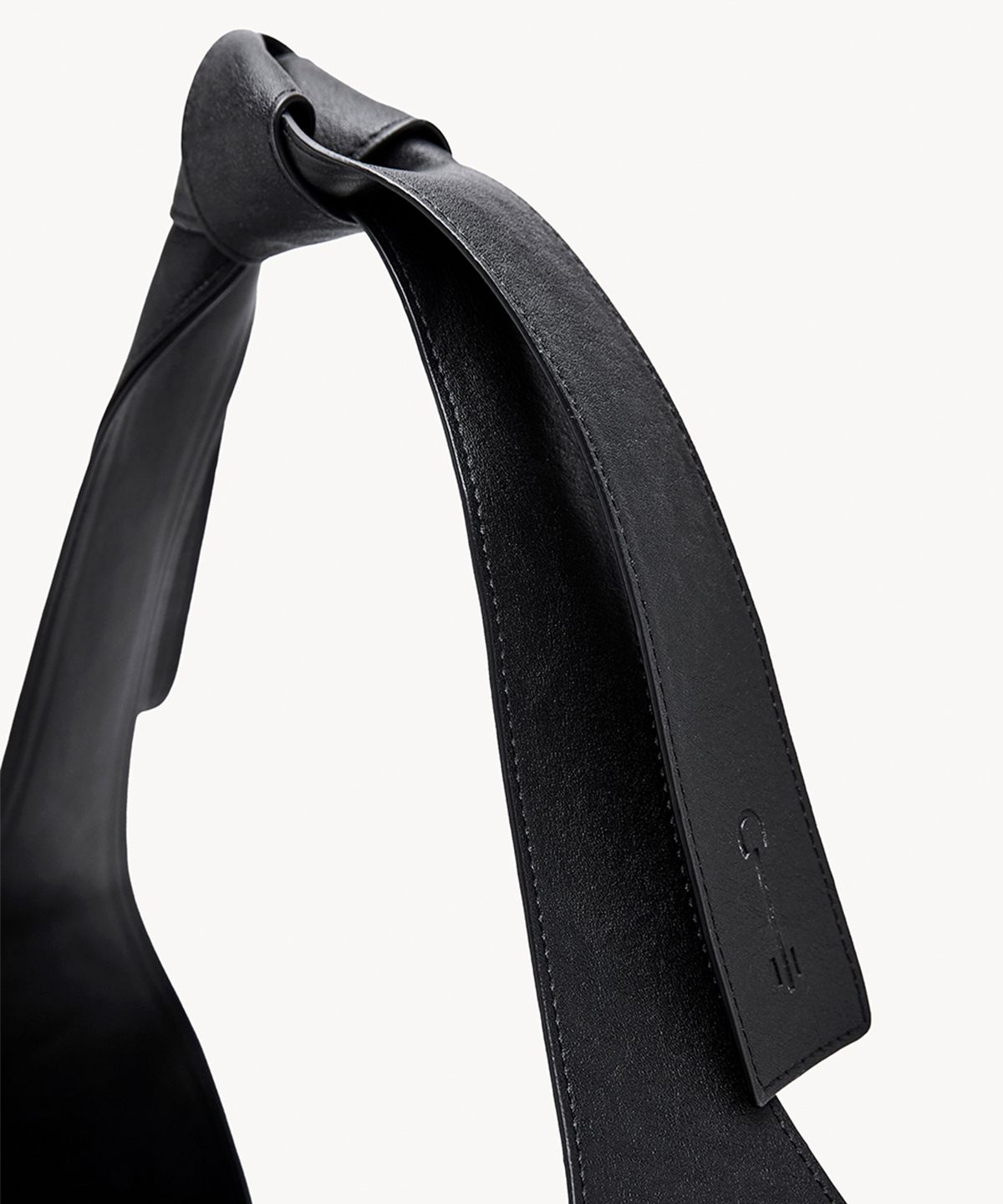 끌라베(CLAVE) 에밀리 블랙 숄더백 (EMILY Black Shoulder Bag) CVSH61007BKMM