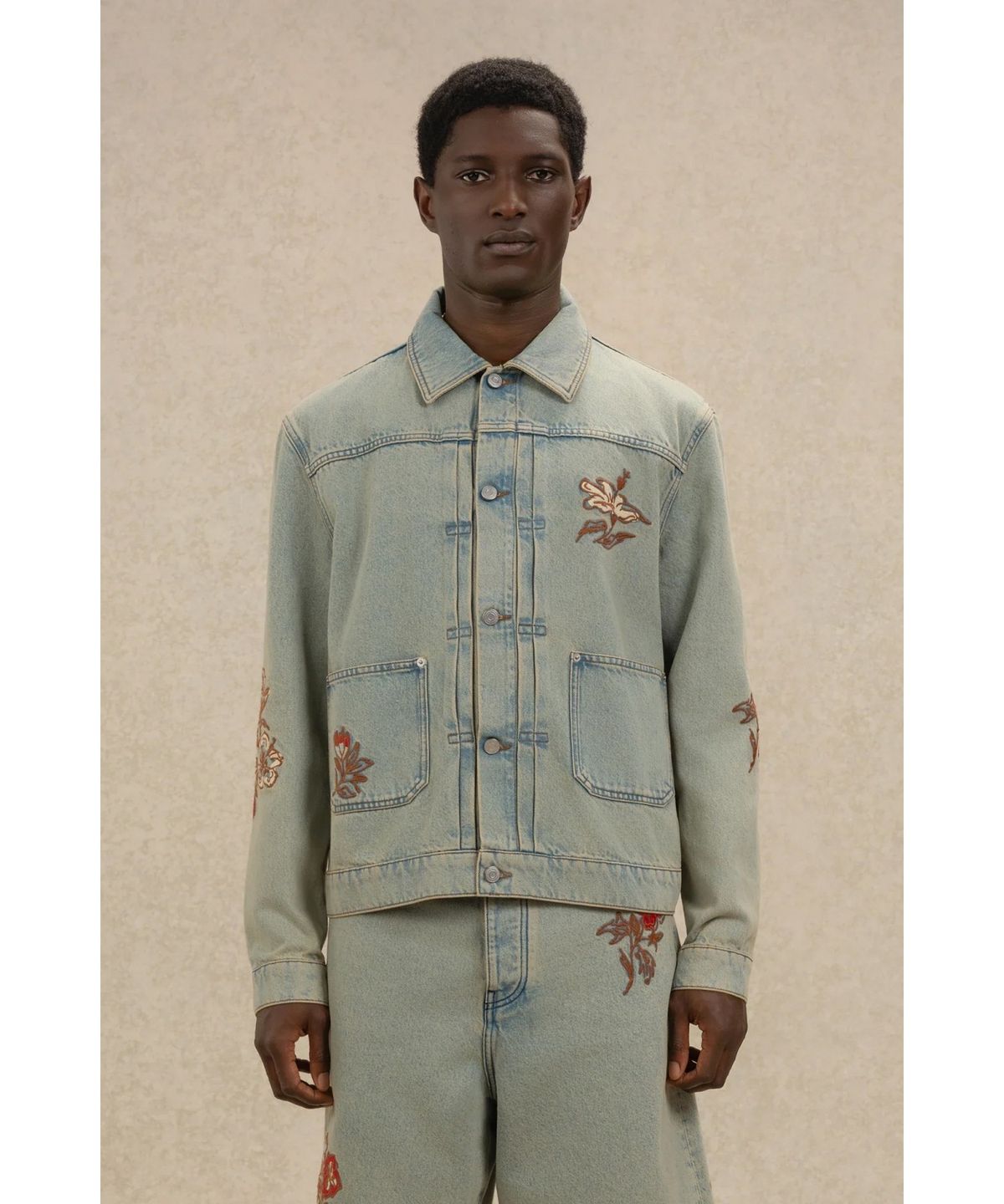 드롤드무슈(DROLE DE MONSIEUR) 플라워 자수 더스티 데님 재킷 Veste Denim Dusty Brodee Fleurs D0JMM26100BUM