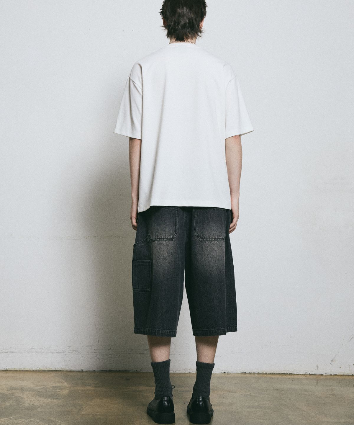 벙커버스터(BUNKERBUSTER) 섀도우 그라데이션 타이포 반팔티 MQ2TU255_OFF WHITE