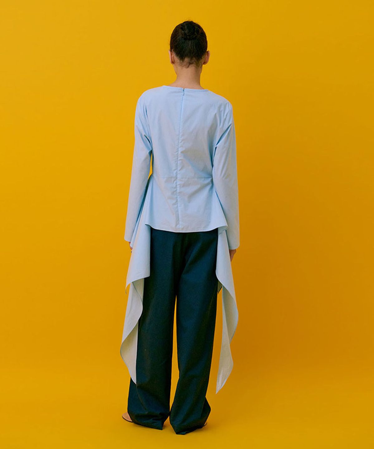 분더캄머(WNDERKAMMER) Drape Blouse_Light Blue(드레이프 블라우스_연한 파란색)