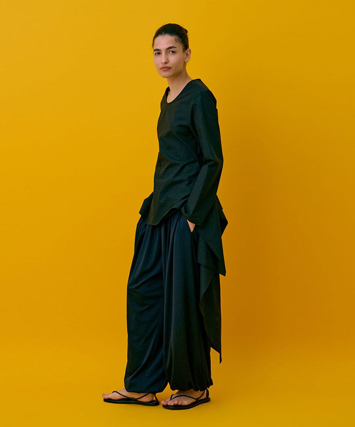 분더캄머(WNDERKAMMER) Drape Blouse_Black(드레이프 블라우스_블랙)