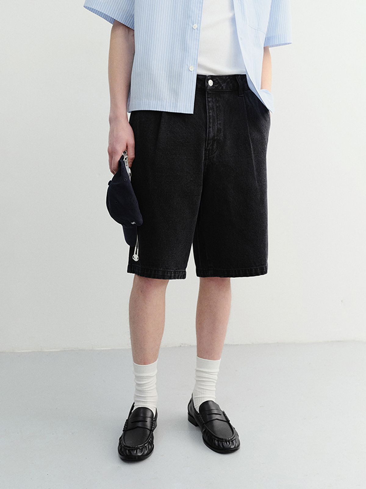 던스트 포 맨(DUNST FOR MEN) PLEATED BERMUDA DENIM SHORTS_UDPA6B323_BLACK