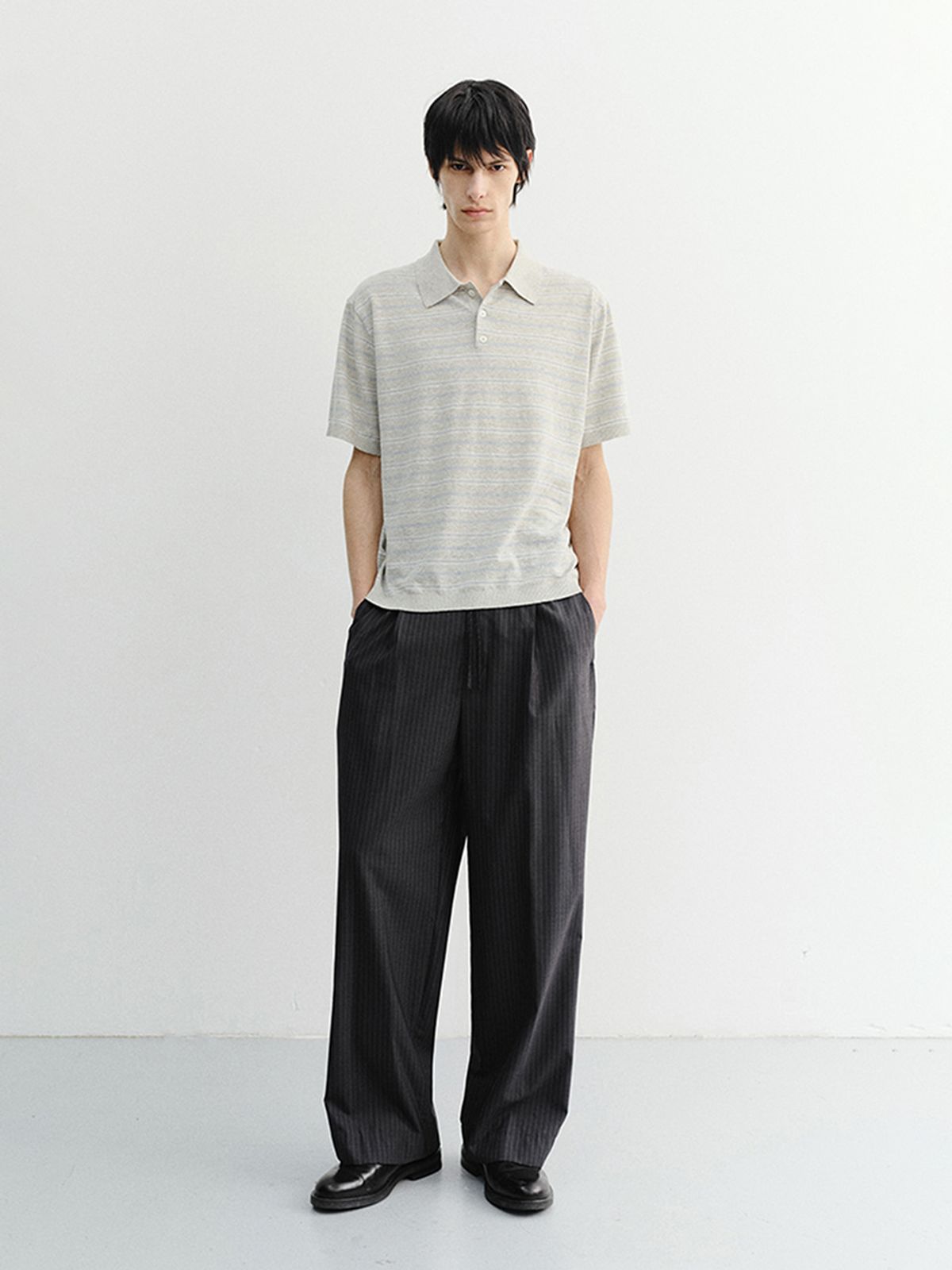 던스트 포 맨(DUNST FOR MEN) STRIPED POLO KNIT_UNISEX_UDSW6B127_GREY / SOFT BLUE