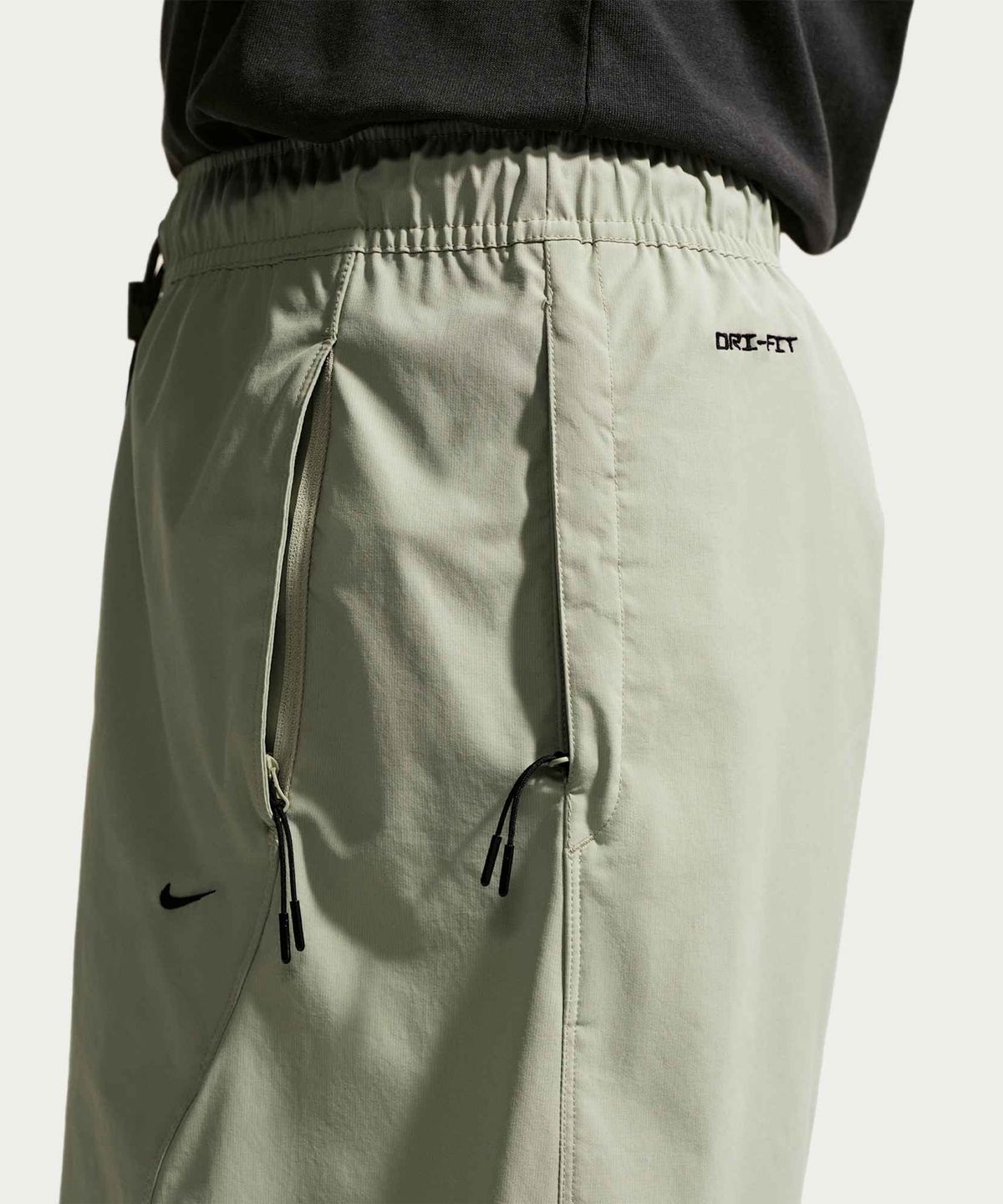 나이키(NIKE) 테크 헬리오스 드라이 핏 쇼츠 M - 스프루스 포그:블랙 / IF1305-304