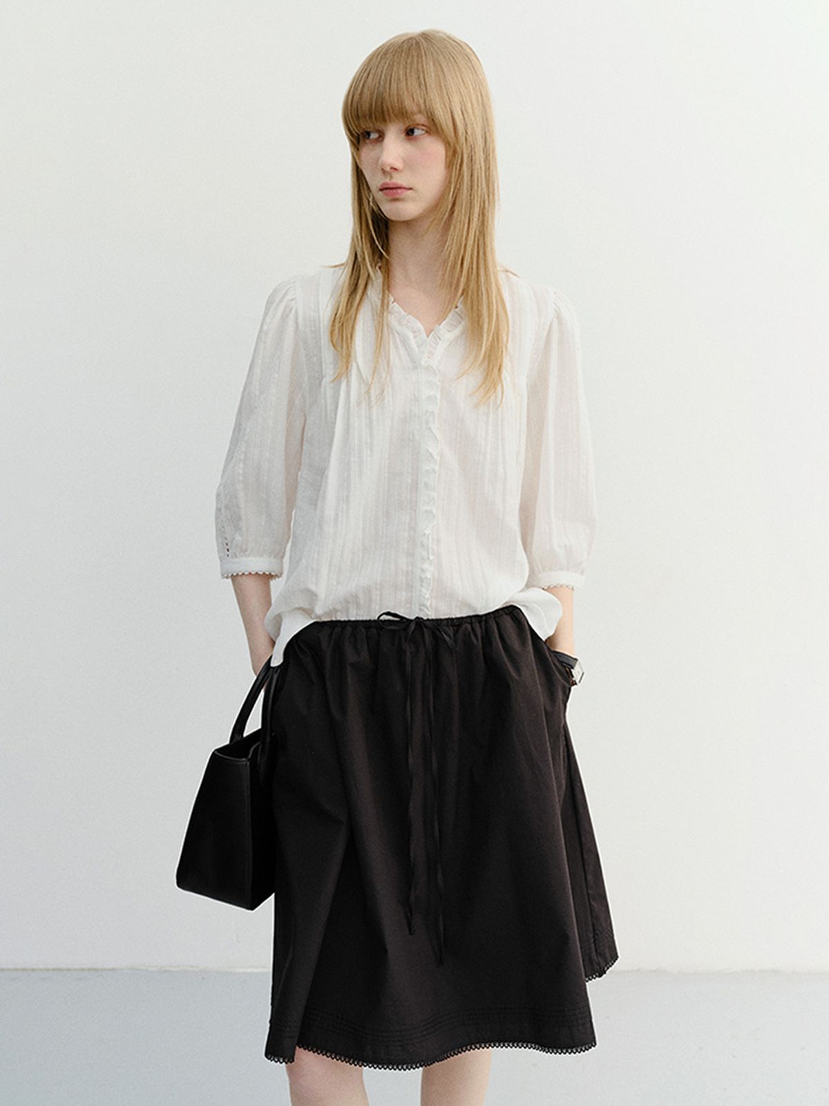 던스트(DUNST) JANE FRILL BLOUSE_UDBL6B222_WHITE