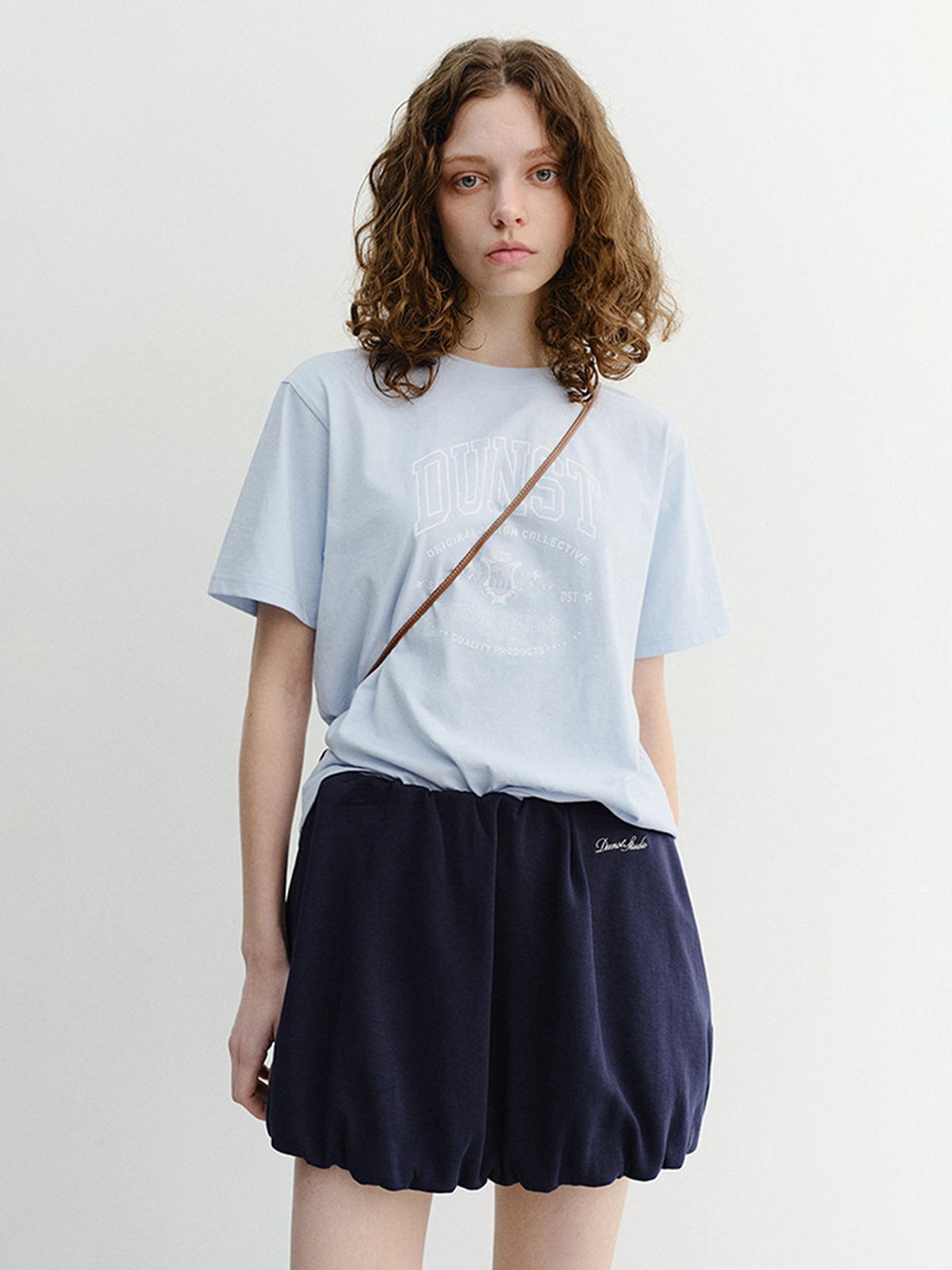 던스트(DUNST) UNISEX CUPID ARCH LOGO T-SHIRT_UDTS6B129_SOFT BLUE