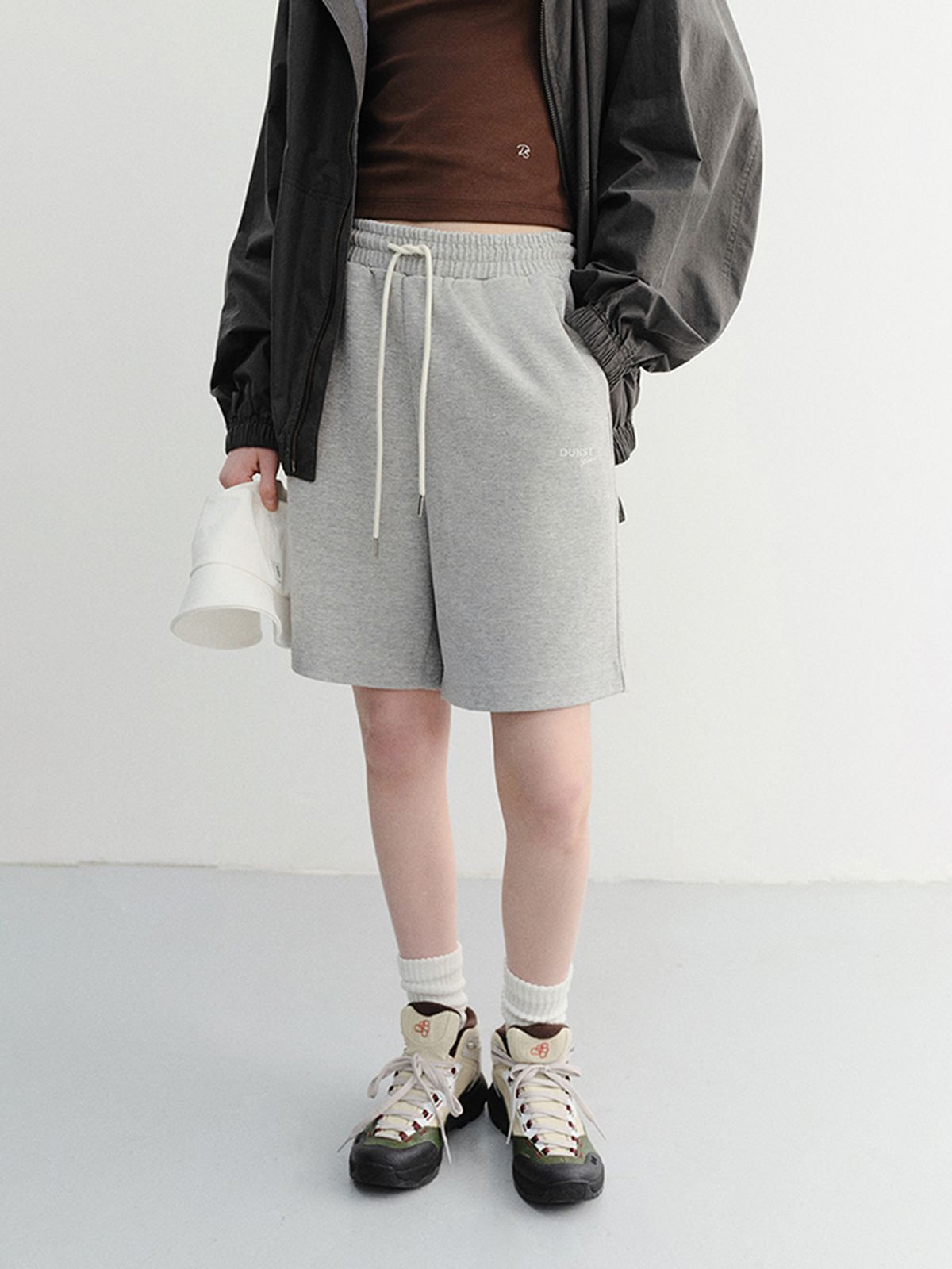 던스트(DUNST) UNISEX LOGO SWEAT SHORTS_UDPA6B124_MELANGE GREY