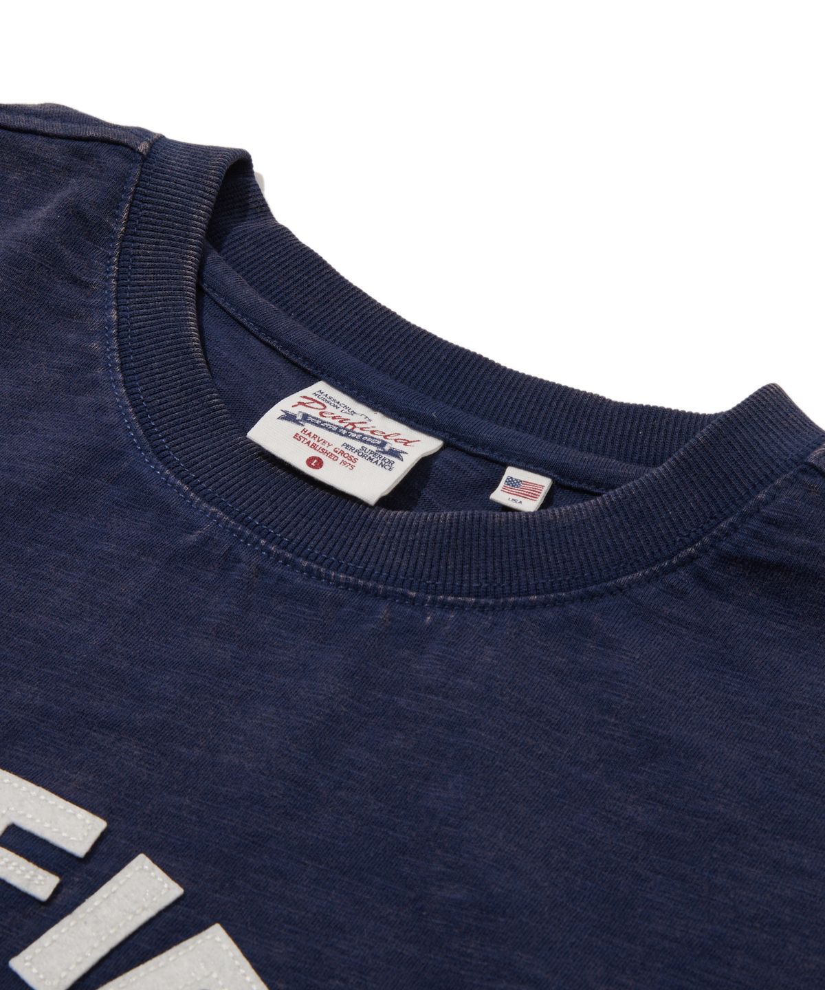 펜필드(PENFIELD) 베이스테이트 아플리케 티셔츠 네이비_FS2KT76U