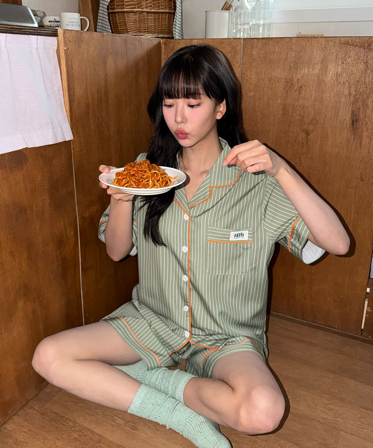 하이픈(HYPN) 티킹 실크핏 남녀공용 반팔 잠옷 세트