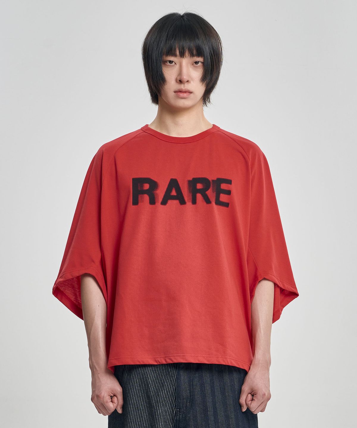아조바이아조(AJOBYAJO) Curved Rare T-Shirt [RED]