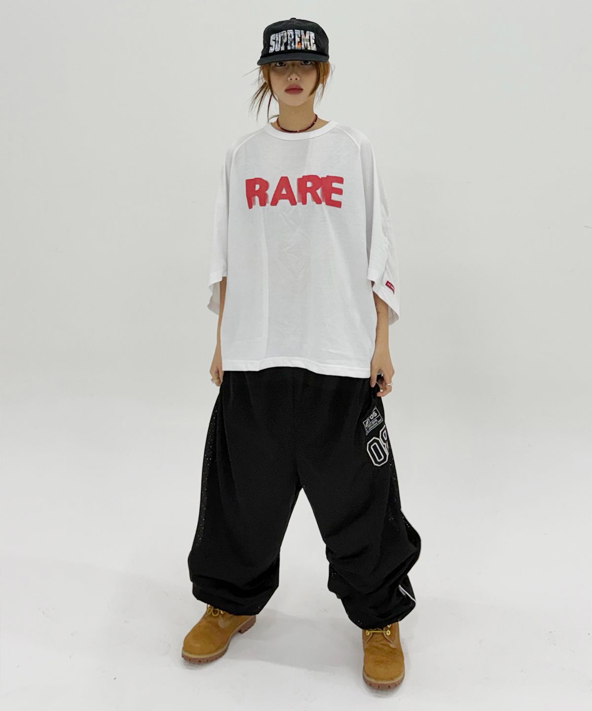 아조바이아조(AJOBYAJO) Curved Rare T-Shirt [WHITE]