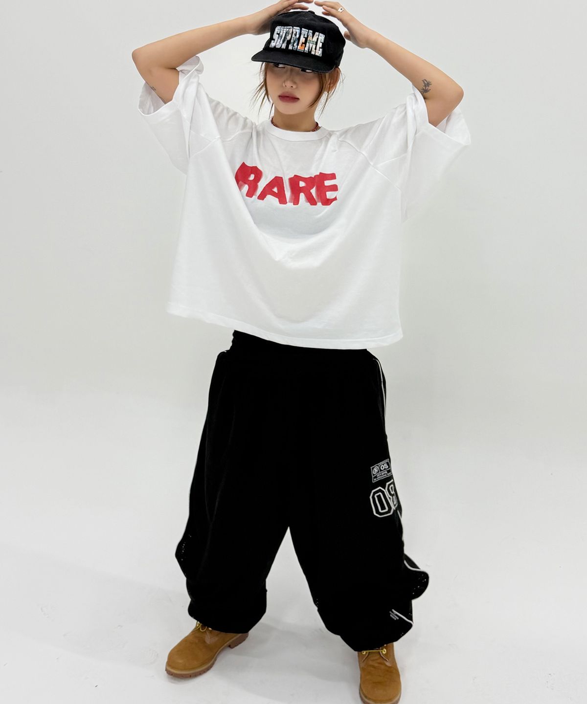 아조바이아조(AJOBYAJO) Curved Rare T-Shirt [WHITE]